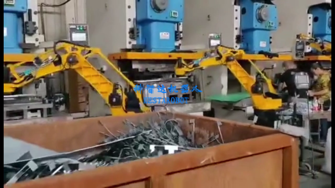 四軸沖壓機(jī)器人視頻合集7